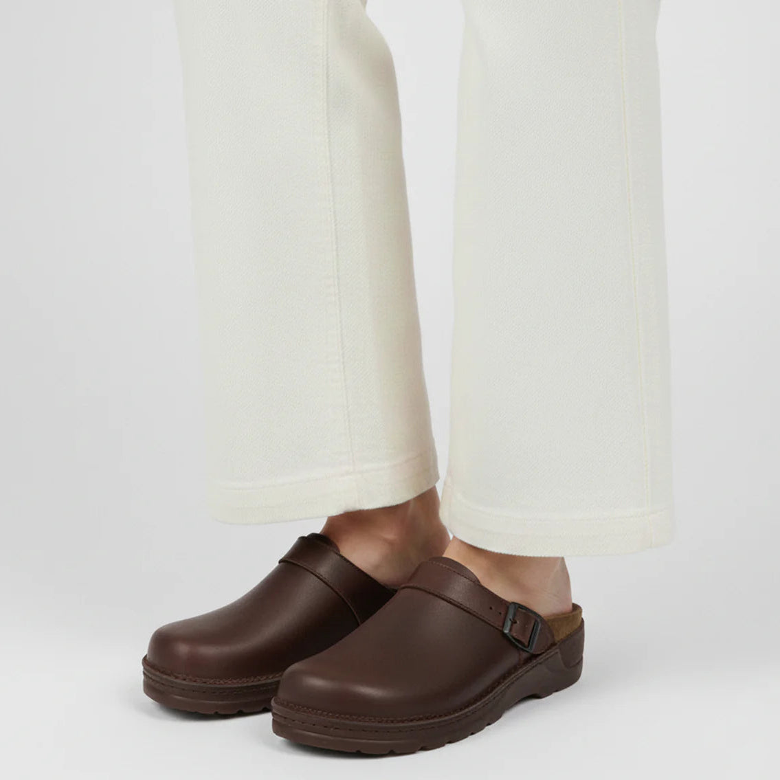 Orenvio | Unisex Suede Closed‑Toe Clog Sandals