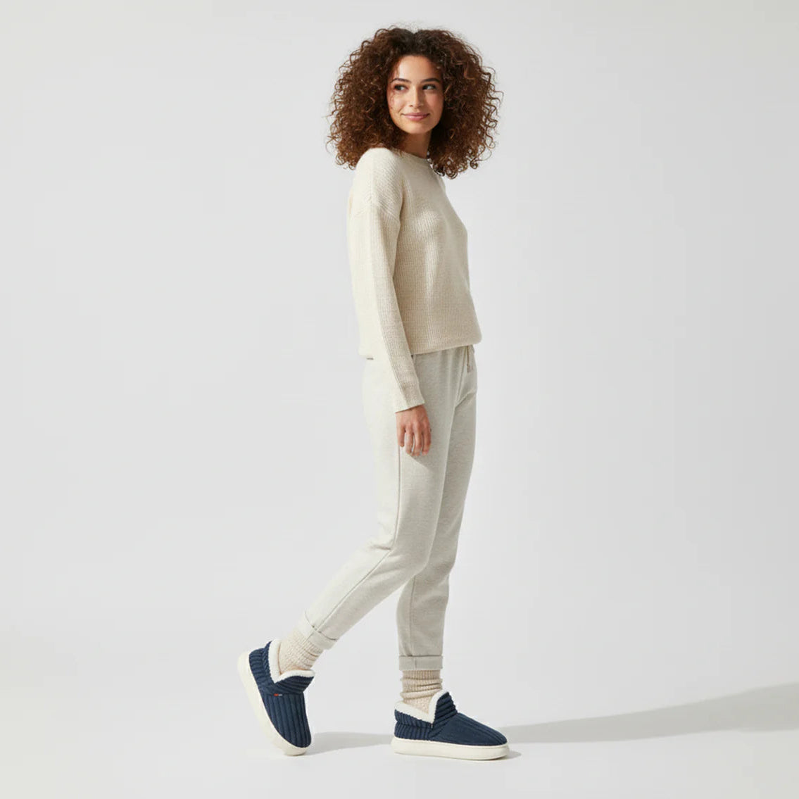 Orenvio | Unisex Indoor Plush Slippers